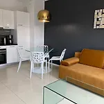 House Апартаменты *