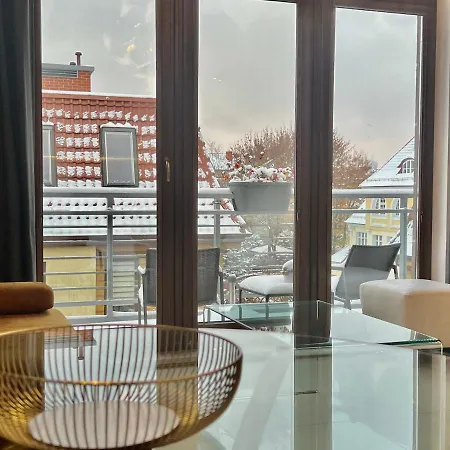 House アパート *