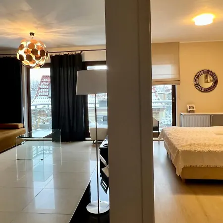 House アパート *